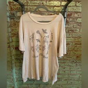 American Eagle Save the Bees Oversized T-shirt